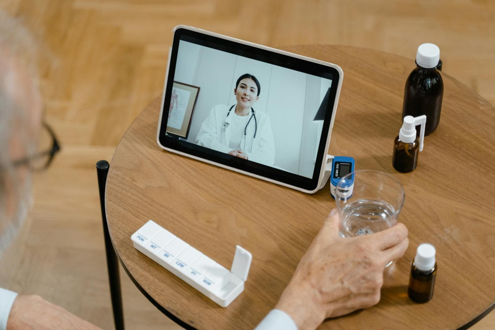 Doctor on a teleconsultation with a PingMeDoc patient